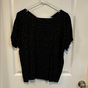 Sseko Black Subtle Leopard Print Short Sleeve Top